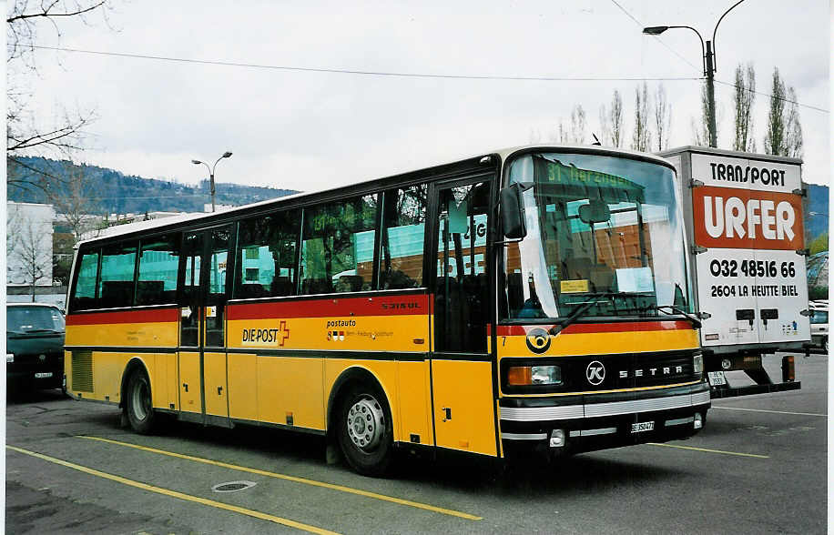 (045'810) - AVA Aarberg - Nr. 7/BE 350'471 - Setra am 19. April 2001 in Biel, Kongresshaus