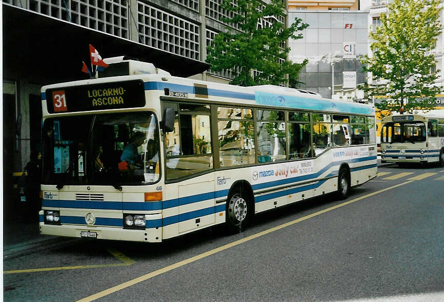 (046'318) - FART Locarno - Nr. 46/TI 27'446 - Mercedes am 24. April 2001 beim Bahnhof Locarno