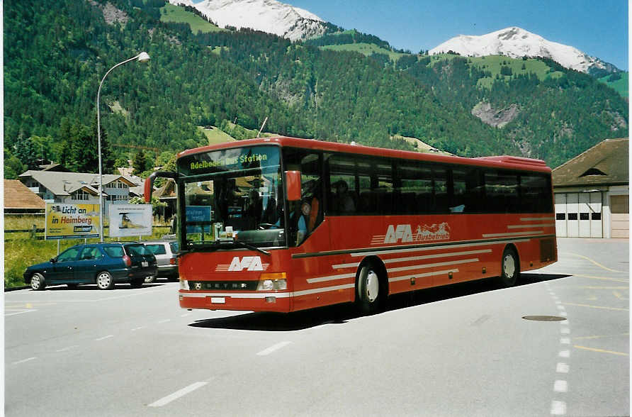 (046'926) - AFA Adelboden - Nr. 11/BE 26'701 - Setra am 4. Juni 2001 beim Bahnhof Frutigen