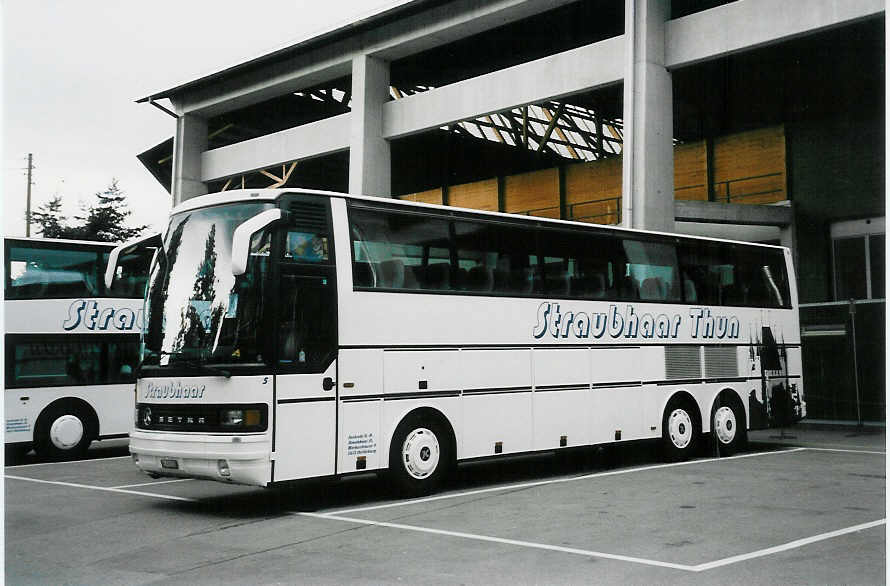 (047'333) - Straubhaar, Thun - Nr. 5/BE 431'038 - Setra am 17. Juni 2001 in Thun, Grabengut