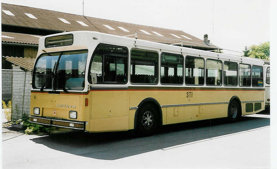 (047'601) - STI Thun - Nr. 49 - Saurer/R&J am 3. Juli 2001 in Thun, Garage