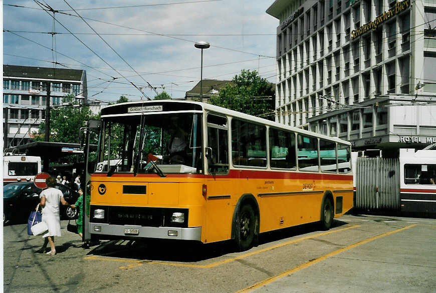 (047'734) - Schwizer, Goldach - Nr. 4/SG 50'508 - Saurer/Tscher am 10. Juli 2001 beim Bahnhof St. Gallen