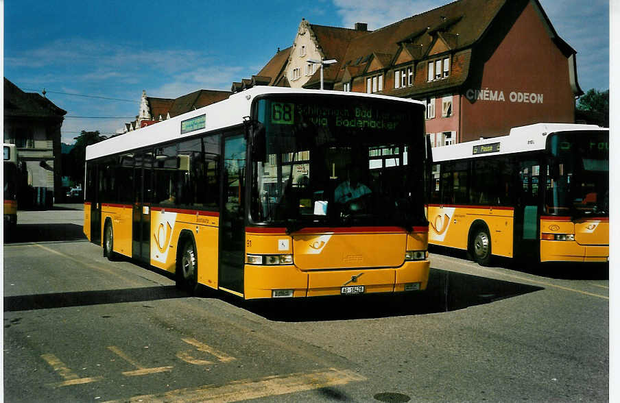 (048'209) - Voegtlin-Meyer, Brugg - Nr. 91/AG 18'428 - volvo/Hess am 17. Juli 2001 beim Bahnhof Brugg