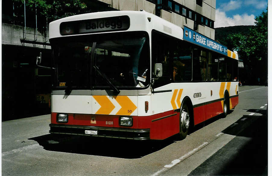(048'225) - RVBW Wettingen - Nr. 50/AG 18'642 - Volvo/R&J am 17. Juli 2001 in Baden, Postautostation
