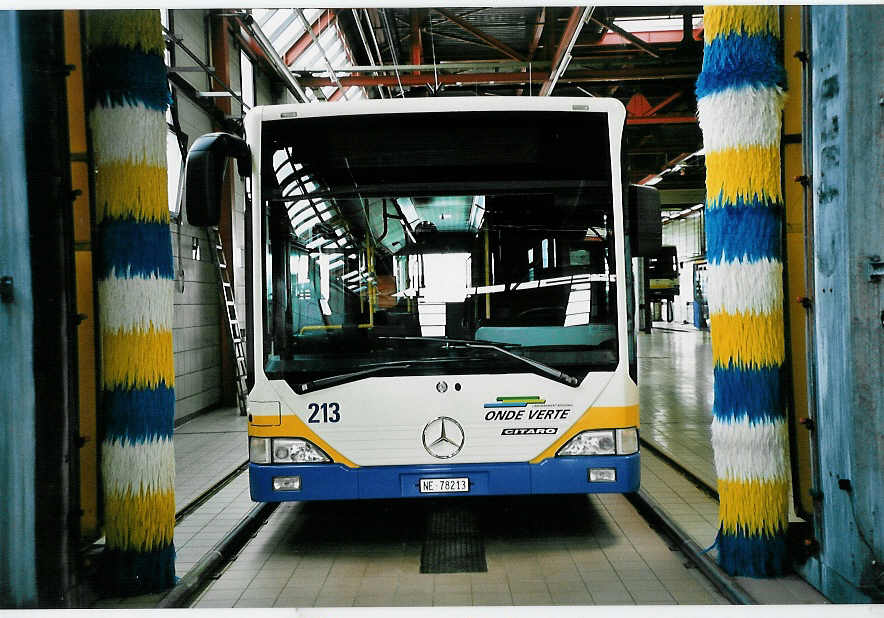 (048'904) - TC La Chaux-de-Fonds - Nr. 213/NE 78'213 - Mercedes am 7. August 2001 in La Chaux-de-Fonds, Dpt