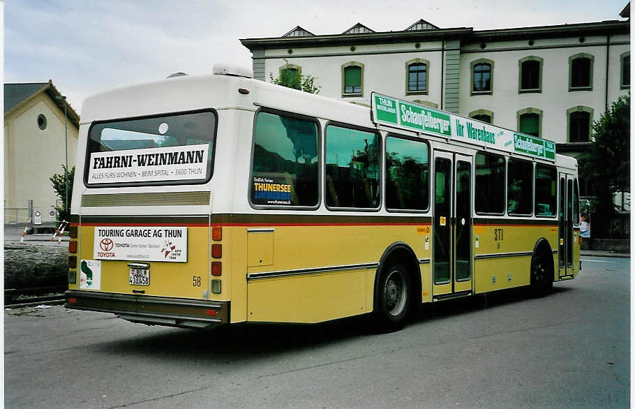 (049'608) - STI Thun - Nr. 58/BE 413'458 - Saurer/R&J am 6. September 2001 in Thun, Stockhornstrasse