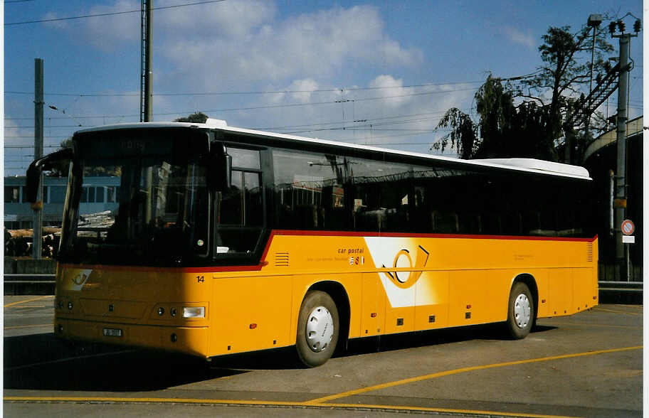 (050'219) - Stucki, Porrentruy - Nr. 14/JU 1927 - Volvo am 16. Oktober 2001 beim Bahnhof Porrentruy