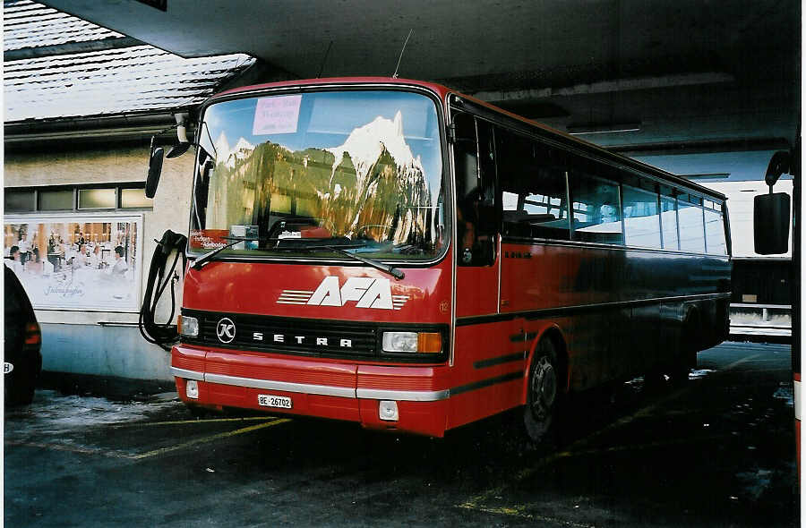 (051'416) - AFA Adelboden - Nr. 12/BE 26'702 - Setra am 6. Januar 2002 beim Bahnhof Frutigen