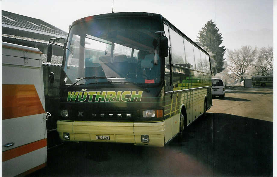 (051'534) - Wthrich, Liestal - BL 7100 - Setra am 10. Januar 2002 in Thun, Garage STI