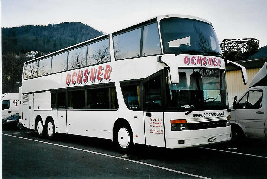 (051'731) - Ochsner, Eschenbach - SG 104'380 - Setra am 2. Februar 2002 in Thun, Seestrasse