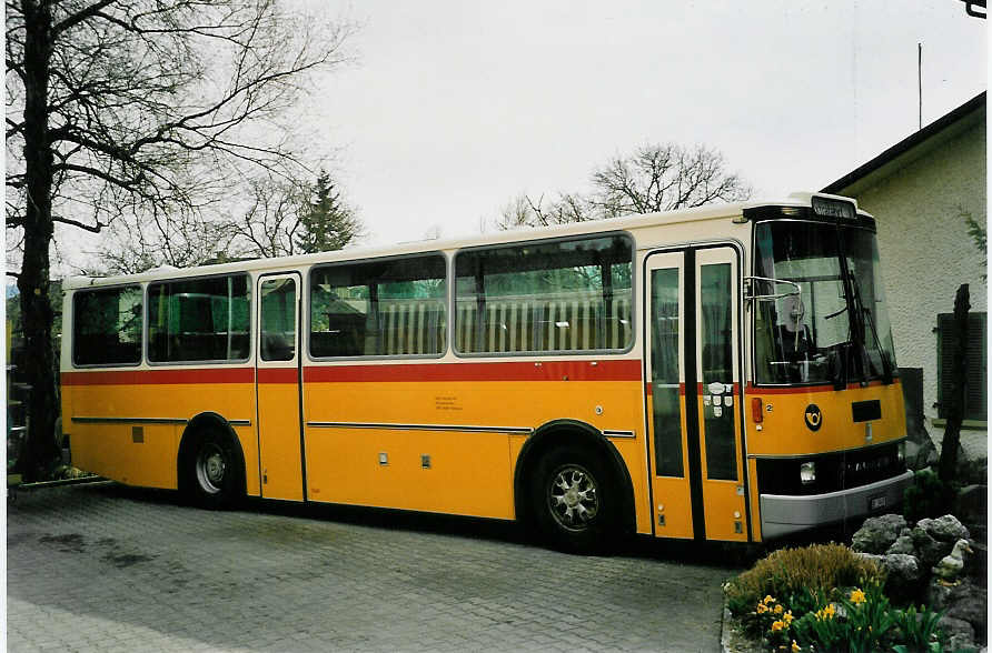 (052'815) - Trachsel, Hasle-Regsau - Nr. 2/BE 19'497 - Saurer/R&J (ex Schmocker, Beatenberg) am 7. April 2002 in Hasle-Regsau, Garage