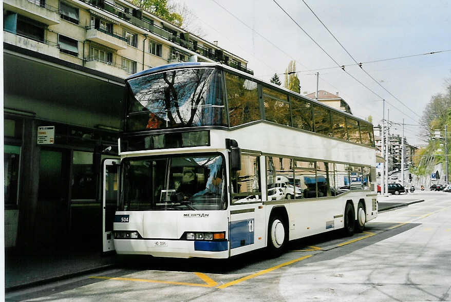 (053'119) - TL Lausanne - Nr. 504/VD 1095 - Neoplan am 19. April 2002 in Lausanne, Tunnel