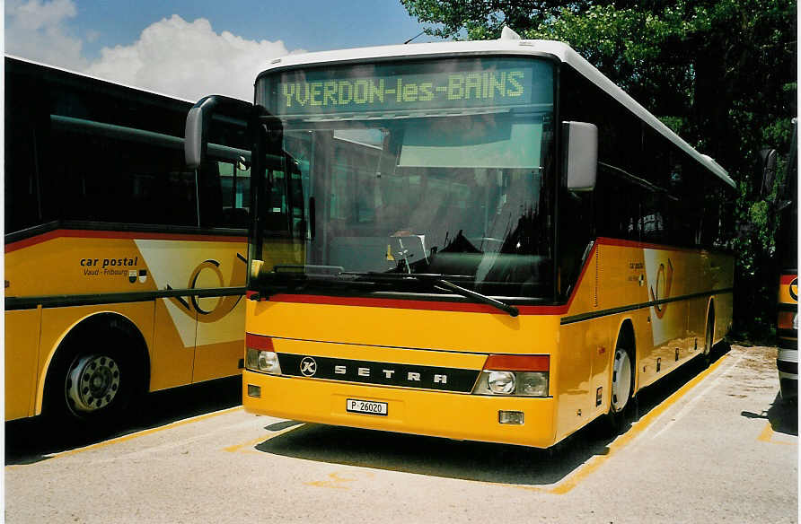 (054'116) - PTT-Regie - P 26'020 - Setra am 22. Juni 2002 in Yverdon, Garage