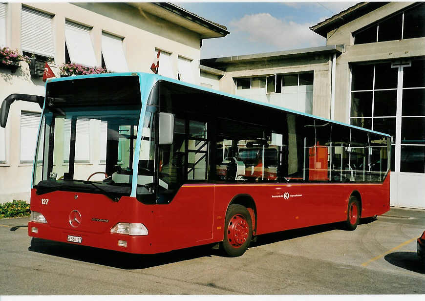 (054'203) - VB Biel - Nr. 127/BE 560'127 - Mercedes am 22. Juni 2002 in Biel, Depot