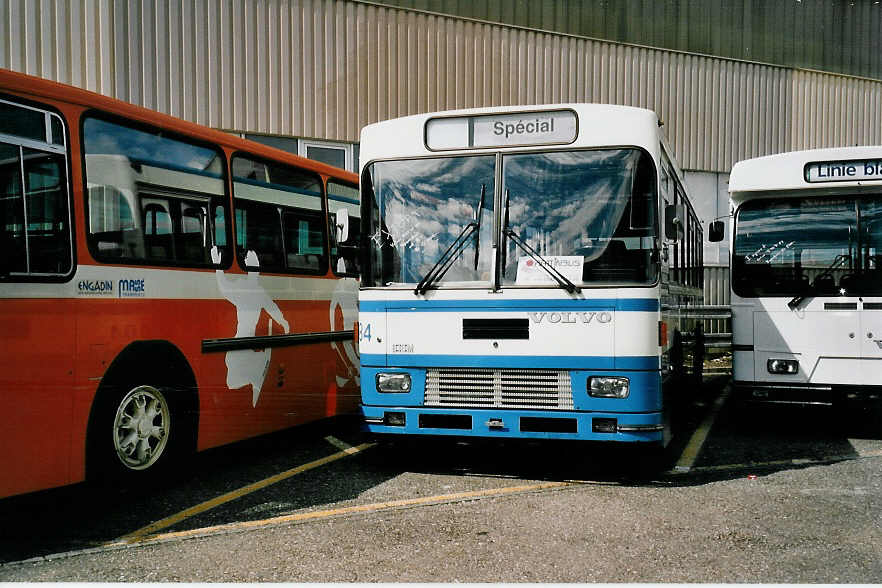 (055'317) - VMCV Clarens - Nr. 84 - Volvo/Lauber am 5. August 2002 in Biel, Rattinbus