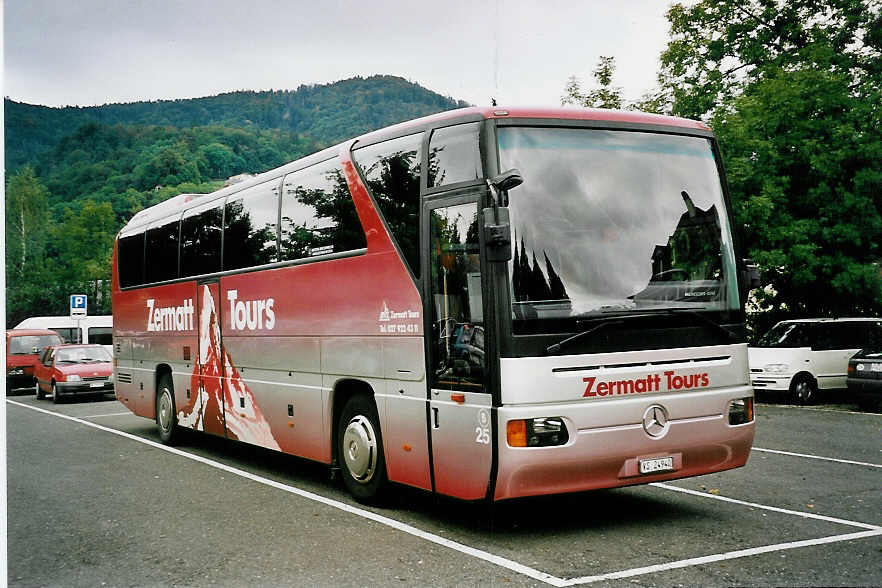 (055'919) - BVZ Brig - Nr. 5+25/VS 24'940 - Mercedes am 2. September 2002 in Thun, Seestrasse