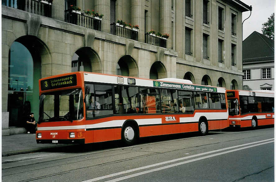 (056'012) - BBA Aarau - Nr. 151/AG 8351 - MAN am 11. September 2002 beim Bahnhof Aarau