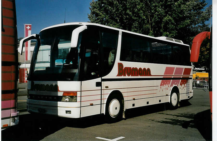 (056'302) - Brumann, Oberlunkhofen - AG 20'438 - Setra am 30. September 2002 in Biel, Terminal B