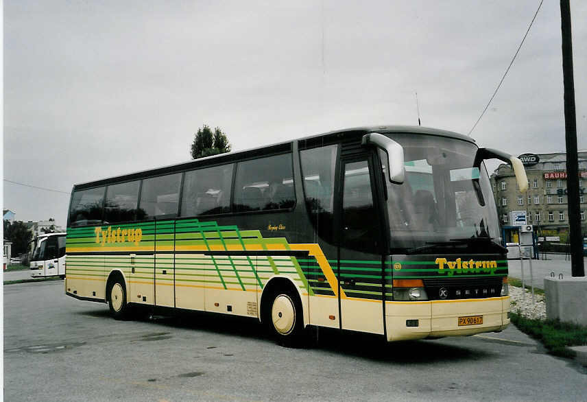 (056'603) - Aus Dnemark: Tylstrup - Nr. 109/PX 90'617 - Setra am 9. Oktober 2002 in Wien, Schnbrunn