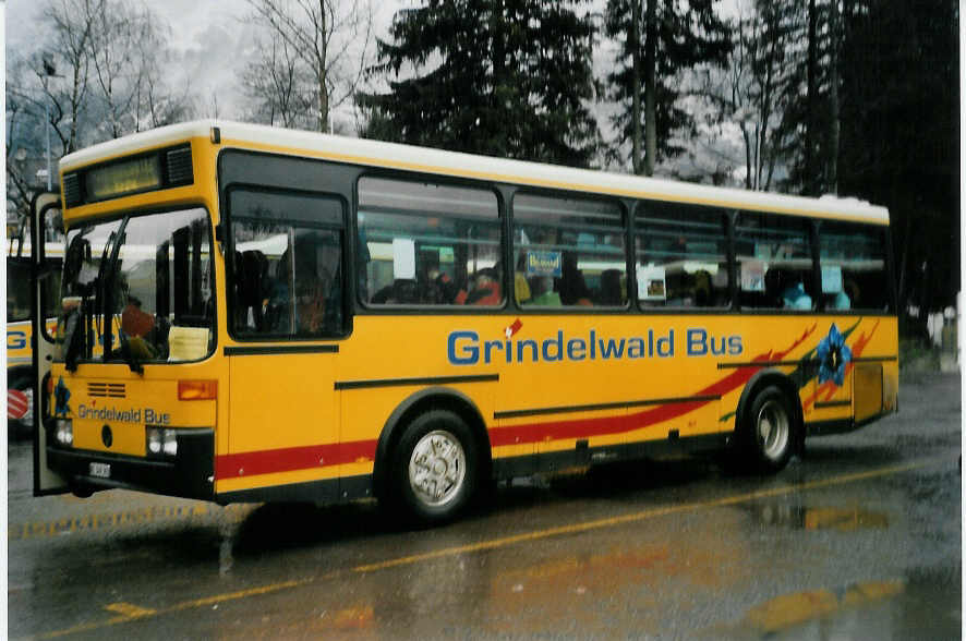 (057'919) - AVG Grindelwald - Nr. 20/BE 349'361 - Vetter am 28. Dezember 2002 beim Bahnhof Grindelwald