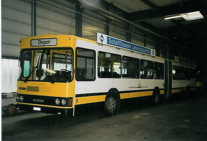 (058'819) - VBSH Schaffhausen - Nr. 11/SH 38'011 - Scania/FHS am 20. Februar 2003 in Schaffhausen, Busdepot