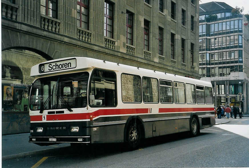 (059'329) - VBSG St. Gallen - Nr. 218/SG 141'218 - Saurer/Hess am 29. Mrz 2003 beim Bahnhof St. Gallen