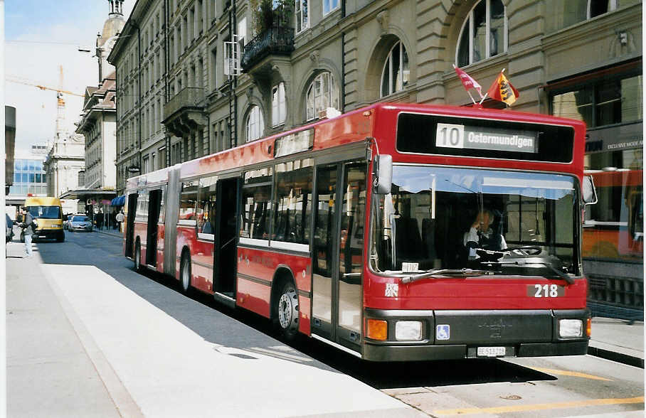 (059'617) - Bernmobil, Bern - Nr. 218/BE 513'218 - MAN am 7. April 2003 beim Bahnhof Bern