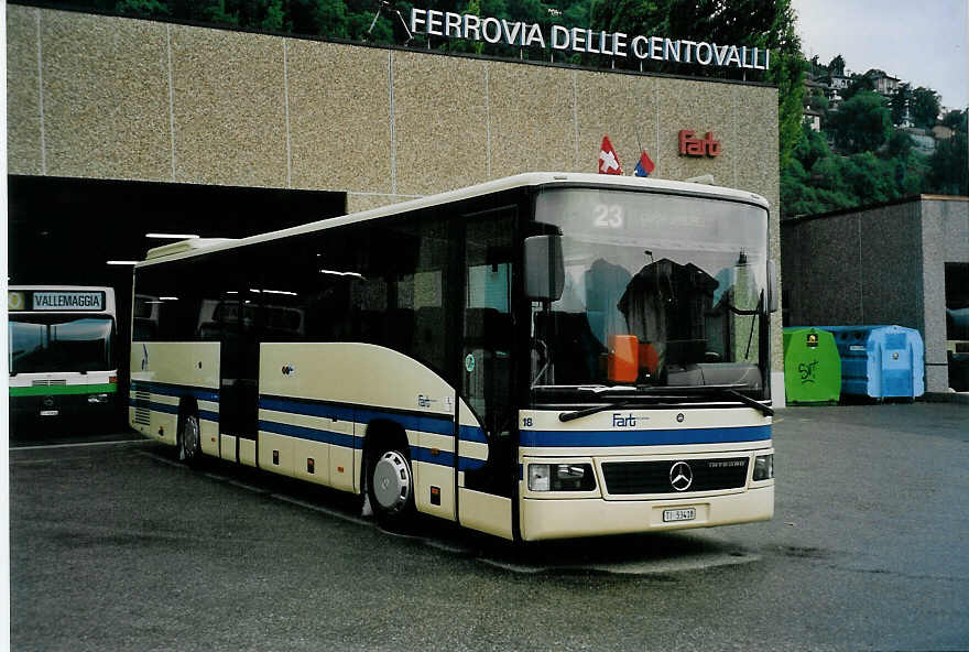 (060'312) - FART Locarno - Nr. 18/TI 53'418 - Mercedes am 26. Mai 2003 in Locarno, Deposito