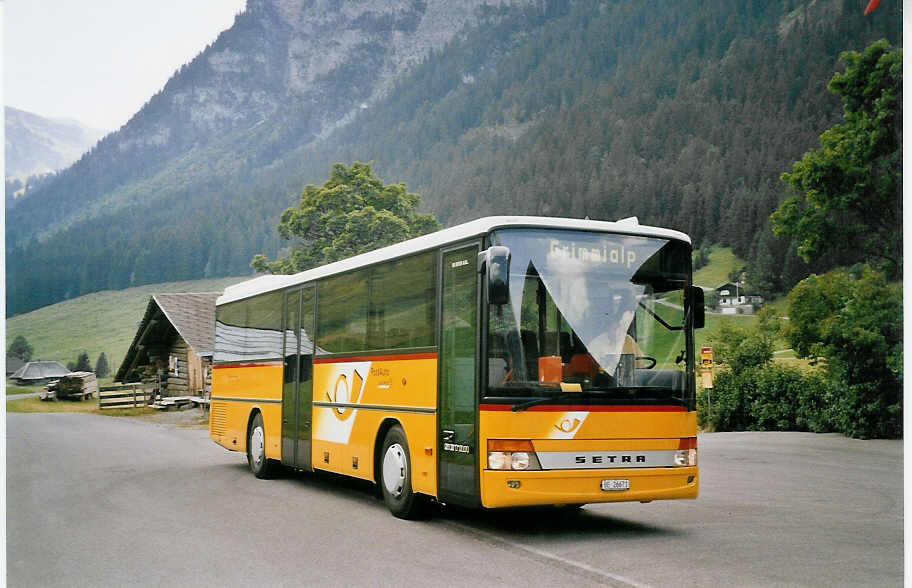 (061'534) - Spring, Schwenden - BE 26'671 - Setra am 14. Juli 2003 in Grimmialp, Hotel Spillgerten