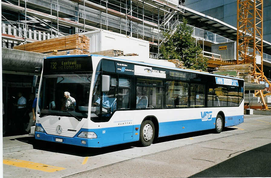 (061'703) - Maag, Kloten - Nr. 32/ZH 590'932 - Mercedes am 19. Juli 2003 in Zrich, Flughafen