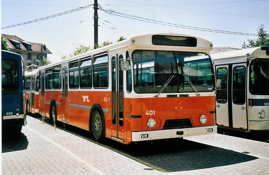 (062'533) - TL Lausanne - Nr. 401 - FBW/Hess am 4. August 2003 in Lausanne, Dpt Borde