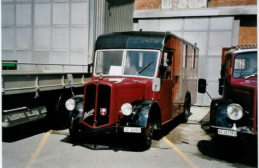 (063'111) - Mller, Lauerz - SZ 44'050 - Berna/Hess (ex KTA Bern) am 30. August 2003 in Niederbipp, Saurertreffen