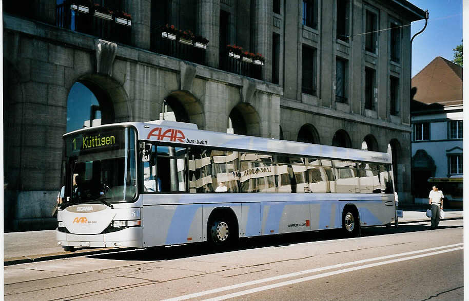 (063'224) - AAR bus+bahn, Aarau - Nr. 161/AG 255'184 - Scania/Hess am 3. September 2003 beim Bahnhof Aarau