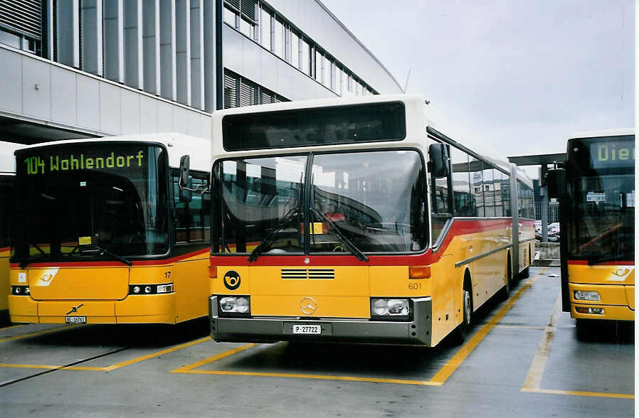 (063'413) - PTT-Regie - P 27'722 - Mercedes am 11. September 2003 in Bern, Postautostation