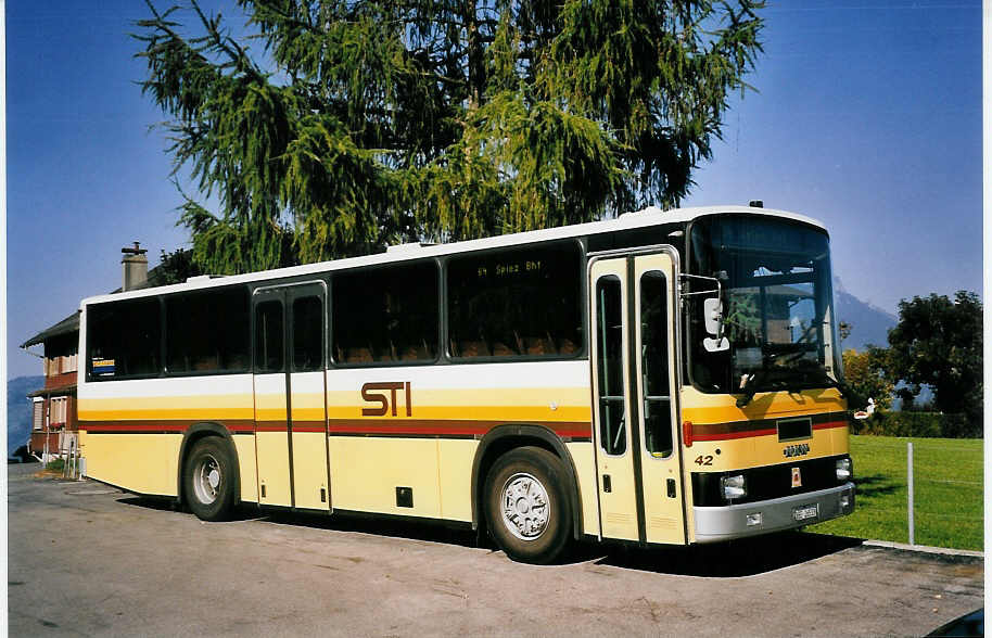 (063'501) - STI Thun - Nr. 42/BE 26'533 - NAW/R&J (ex ATGH Heiligenschwendi Nr. 3) am 21. September 2003 in Aeschi, Garage ASKA (Einsatz ASKA)