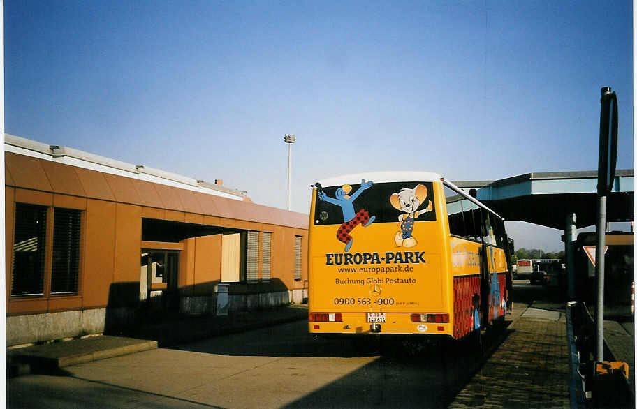 (063'633) - Aus der Schweiz: PostAuto Thal-Gu-Lebern - SO 149'614 - Mercedes (ex P 26'012; ex Steiner, Meikirch) am 29. September 2003 in Lrrach, Grenze