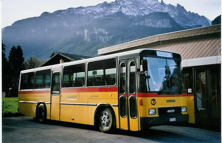 (063'935) - AVG Meiringen - Nr. 63/BE 401'263 - NAW/Hess (ex P 24'448) am 11. Oktober 2003 in Meiringen, Garage