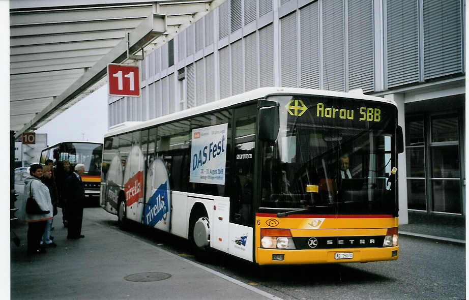 (064'113) - Tschannen, Zofingen - Nr. 6/AG 15'070 - Setra am 12. Oktober 2003 beim Bahnhof Zofingen