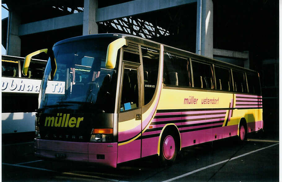 (064'308) - Mller, Uttigen - BE 501'082 - Setra am 27. Oktober 2003 in Thun, Grabengut