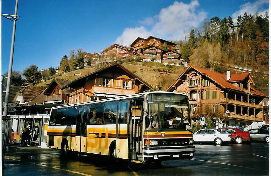 (064'918) - STI Thun - Nr. 45/BE 322'545 - Setra (ex AGS Sigriswil Nr. 3) am 29. Dezember 2003 in Gunten, Dorf