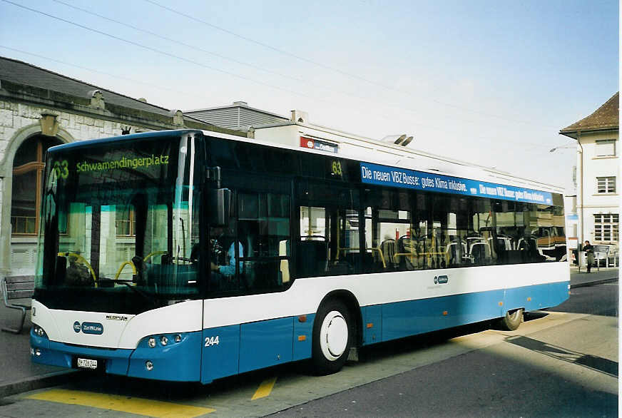 (065'531) - VBZ Zrich - Nr. 244/ZH 726'244 - Neoplan am 16. Februar 2004 beim Bahnhof Zrich-Oerlikon