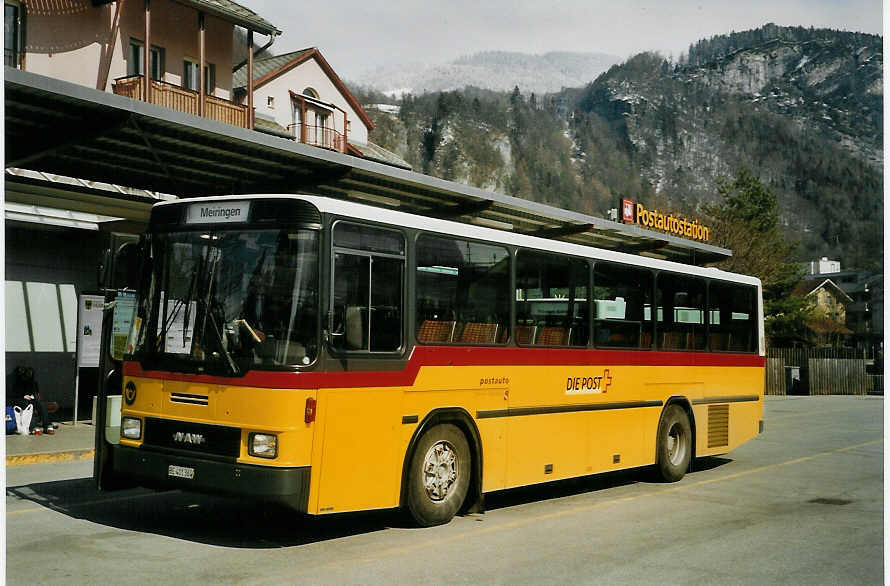 (066'330) - AVG Meiringen - Nr. 64/BE 401'364 - NAW/Hess (ex P 24'449) am 27. Mrz 2004 in Meiringen, Postautostation