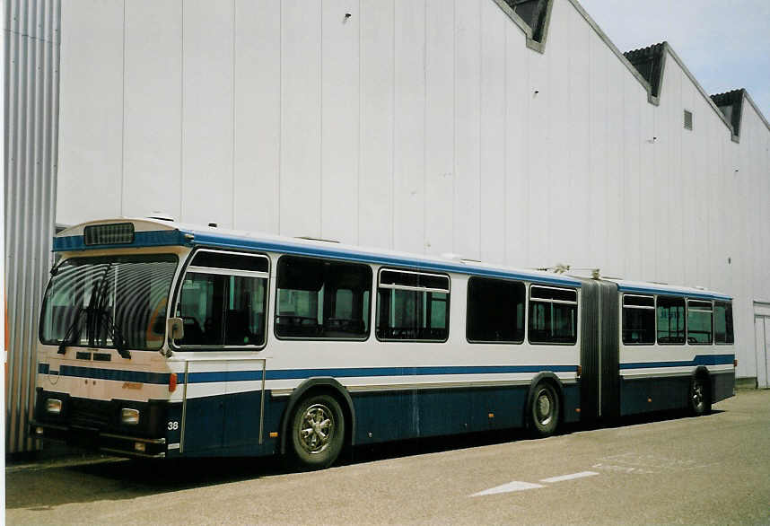 (066'810) - ZVB Zug - Nr. 38 - FBW/Hess am 21. April 2004 in Biel, BTR