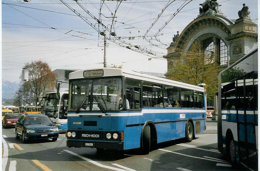 (066'918) - Bucheli, Kriens - Nr. 3/LU 15'642 - NAW/FHS am 22. April 2004 beim Bahnhof Luzern