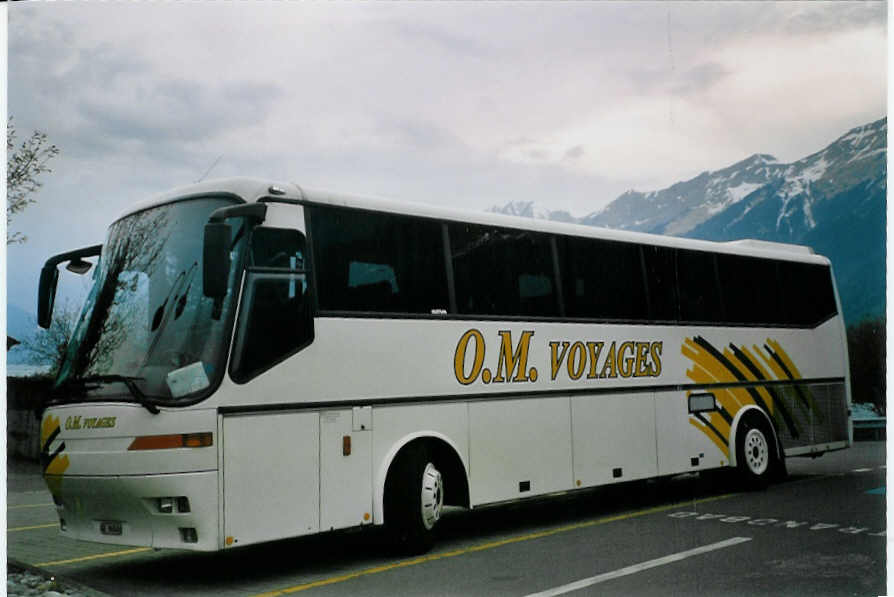 (067'016) - O.M. Voyages, Chtelaine - GE 96'048 - Bova am 22. April 2004 in Brienz, Kirchgemeindehaus