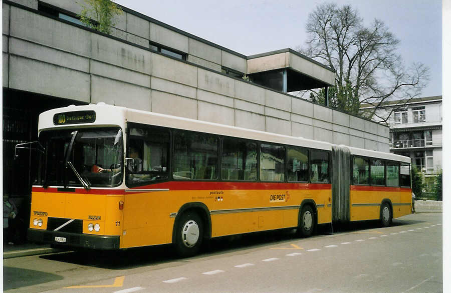 (067'023) - Steiner, Ortschwaben - Nr. 11/BE 433'818 - Volvo/R&J am 23. April 2004 in Aarberg, Post