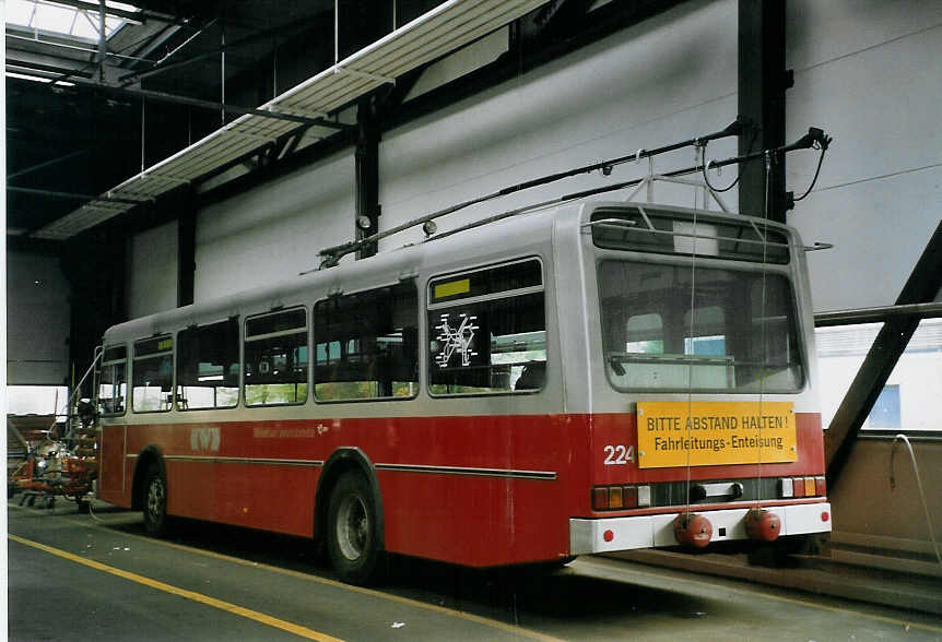 (067'110) - WV Winterthur - Nr. 224 - Volvo/Tscher Enteiser am 24. April 2004 in Winterthur, Depot Grzefeld