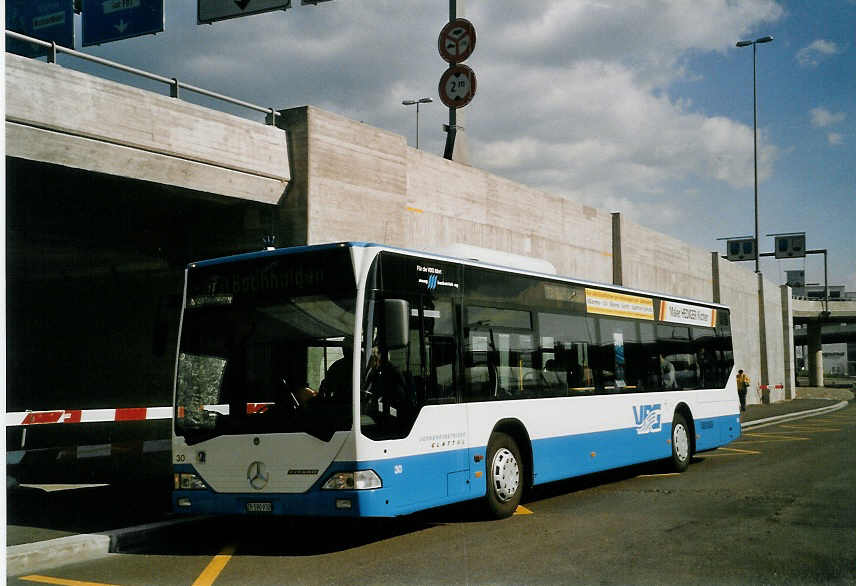 (067'208) - Maag, Kloten - Nr. 30/ZH 590'930 - Mercedes am 24. April 2004 in Zrich, Flughafen