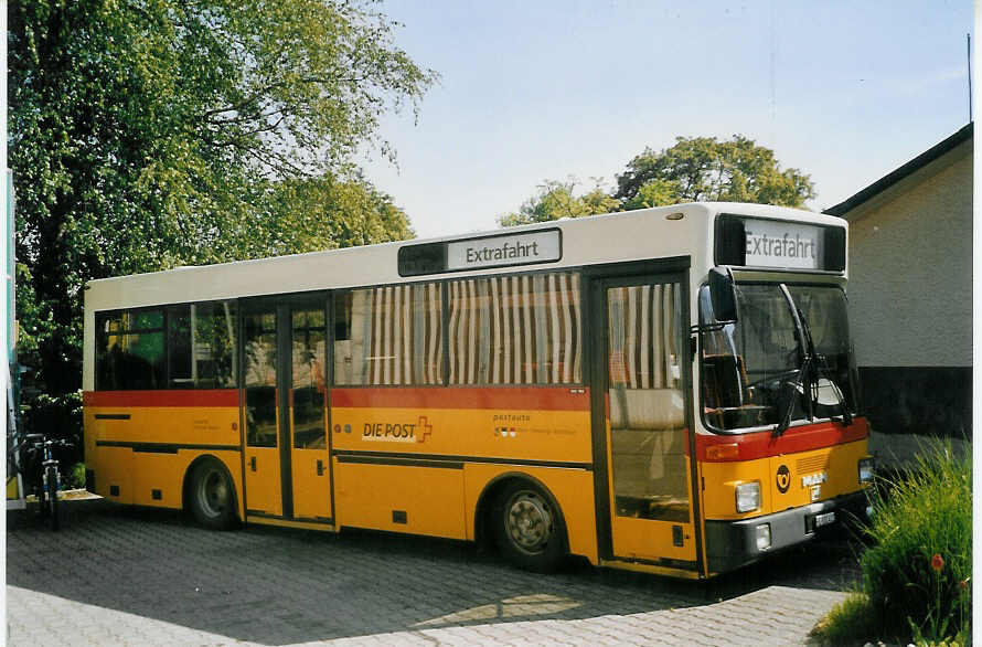 (068'123) - Trachsel, Hasle-Regsau - BE 102'412 - MAN am 29. Mai 2004 in Hasle-Regsau, Garage