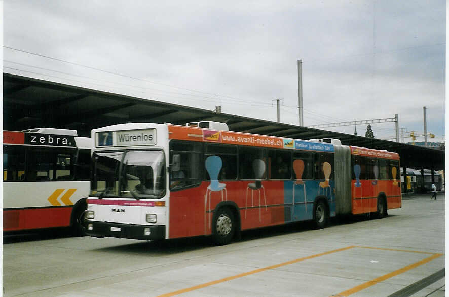 (068'405) - RVBW Wettingen - Nr. 120/AG 7173 - MAN/R&J am 19. Juni 2004 beim Bahnhof Baden